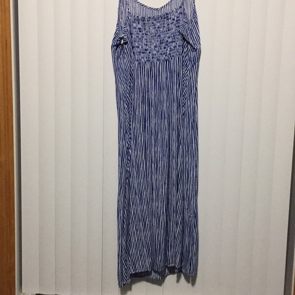 Dress - Picture 4 of 5